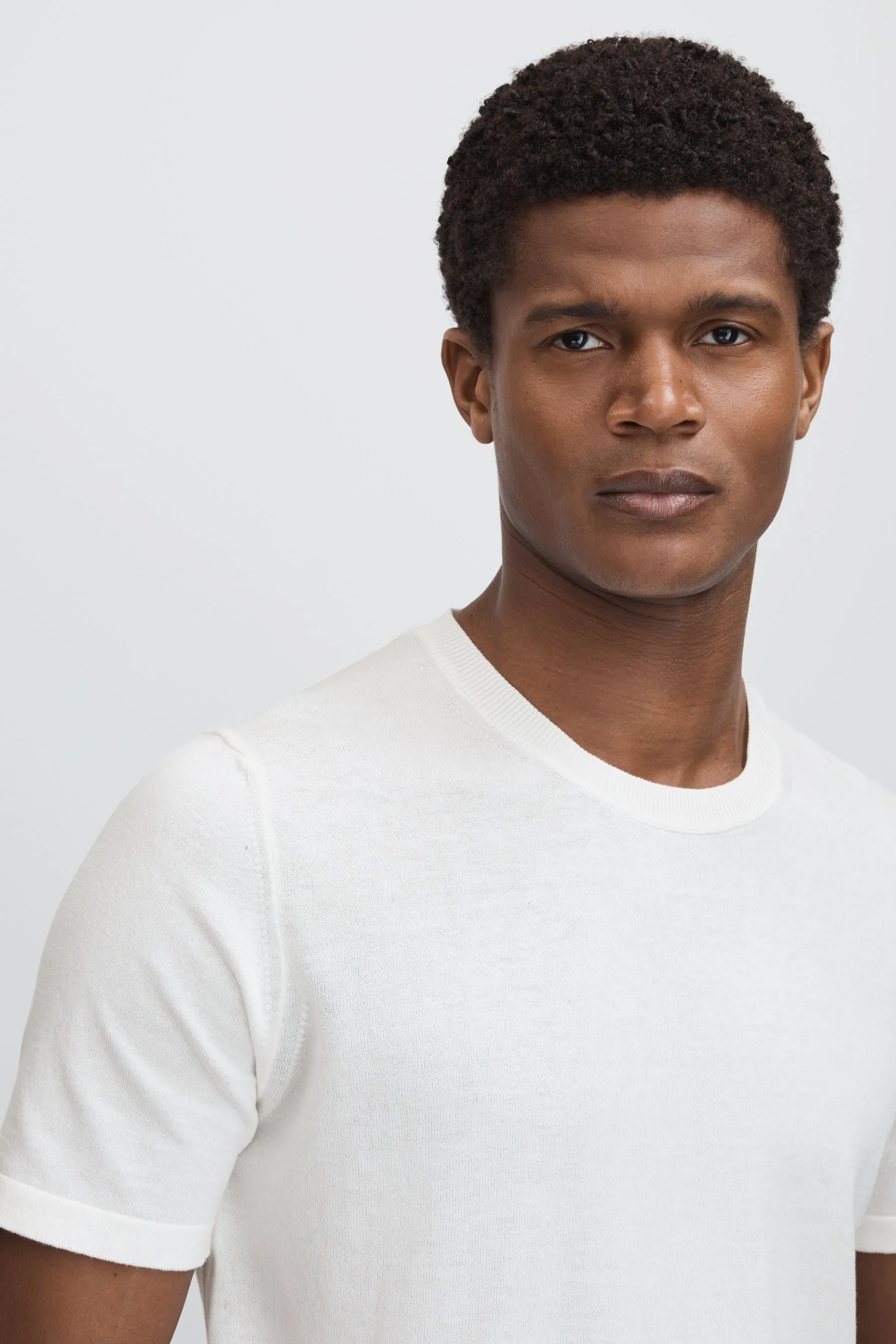 Oscar Jacobson Knitted Cotton Crew Neck T-Shirt    