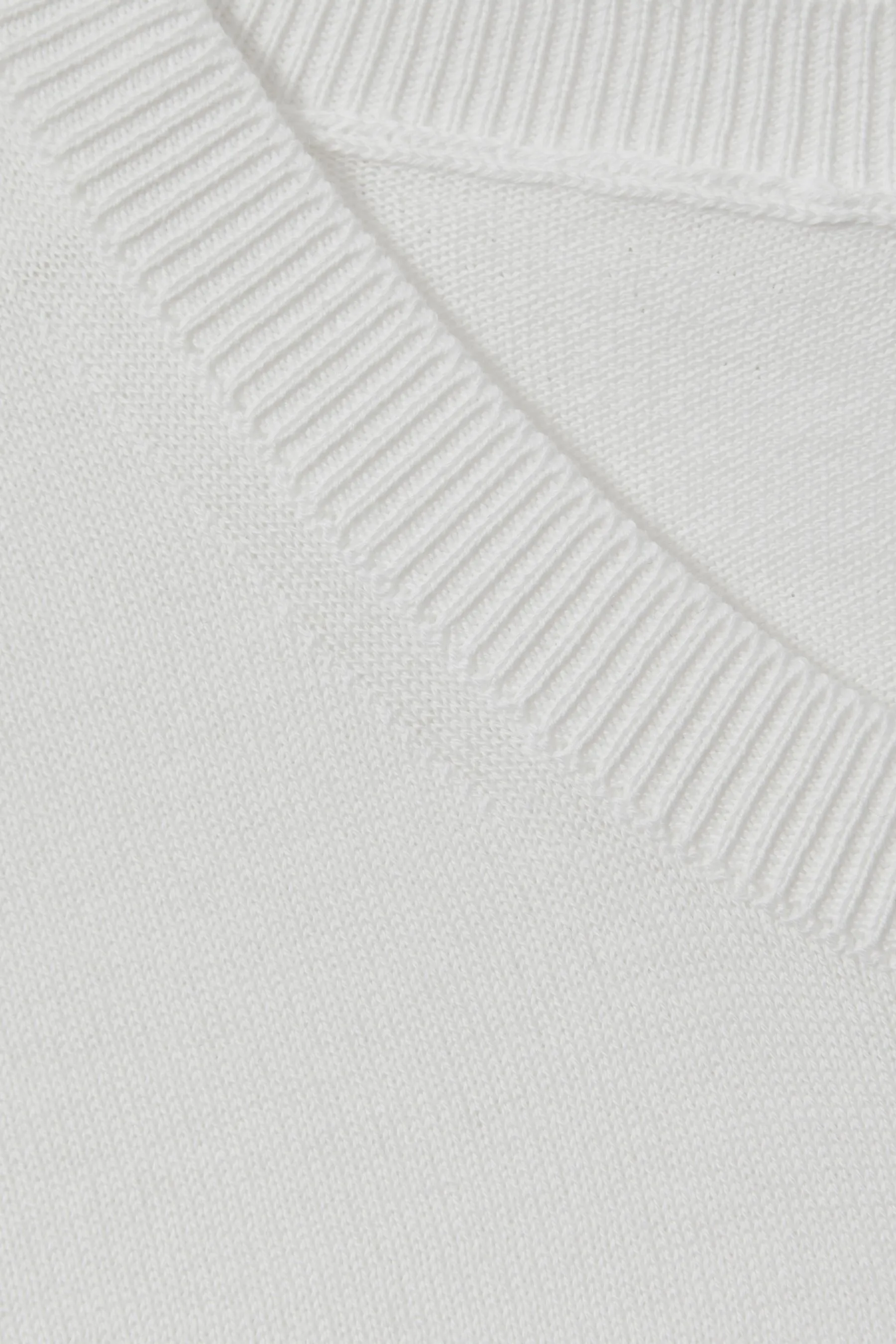 Oscar Jacobson Knitted Cotton Crew Neck T-Shirt    
